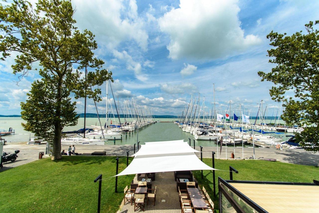 Bl Bavaria Yachtclub & Apartments Balatonlelle Ngoại thất bức ảnh