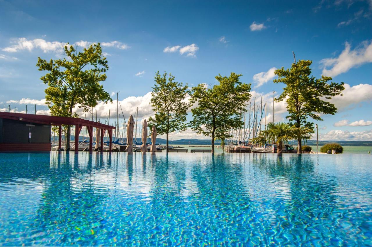 Bl Bavaria Yachtclub & Apartments Balatonlelle Ngoại thất bức ảnh