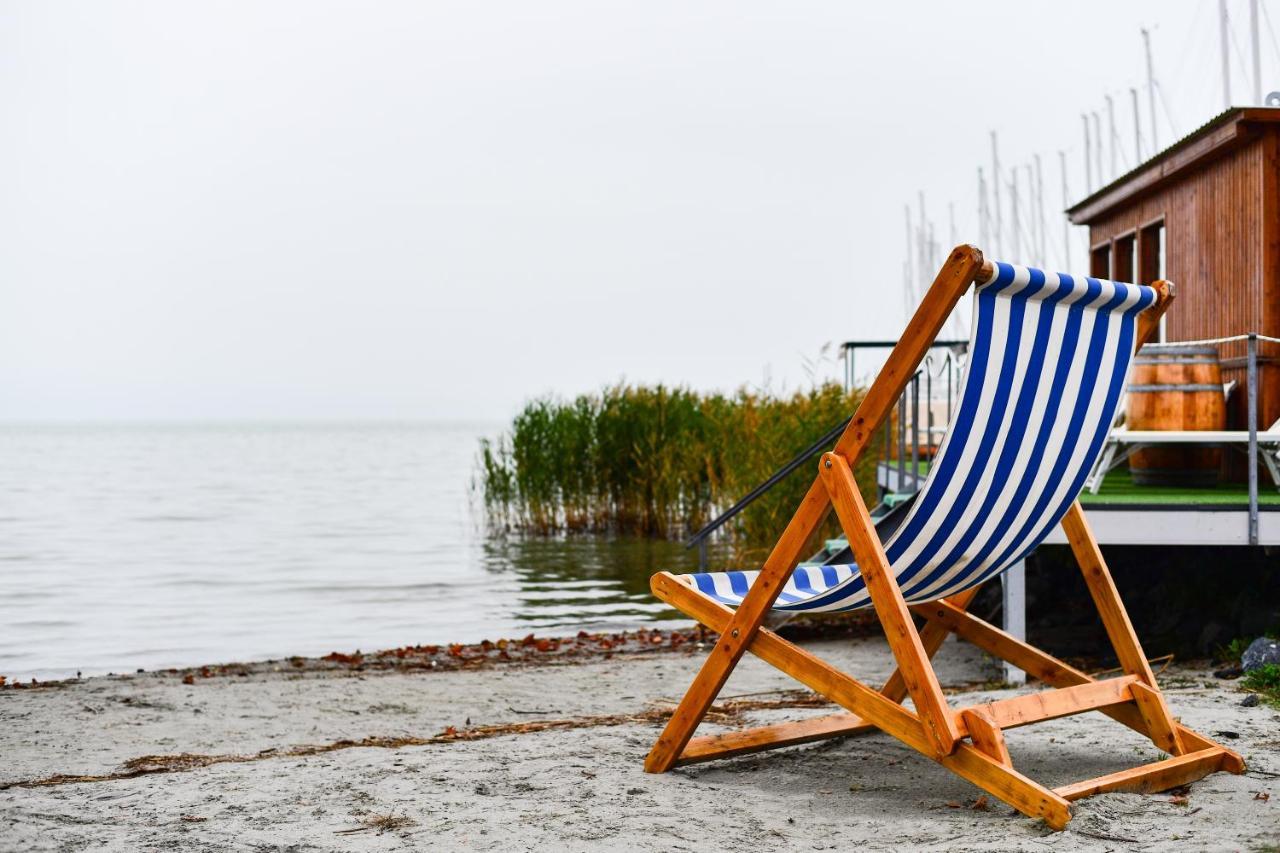 Bl Bavaria Yachtclub & Apartments Balatonlelle Ngoại thất bức ảnh