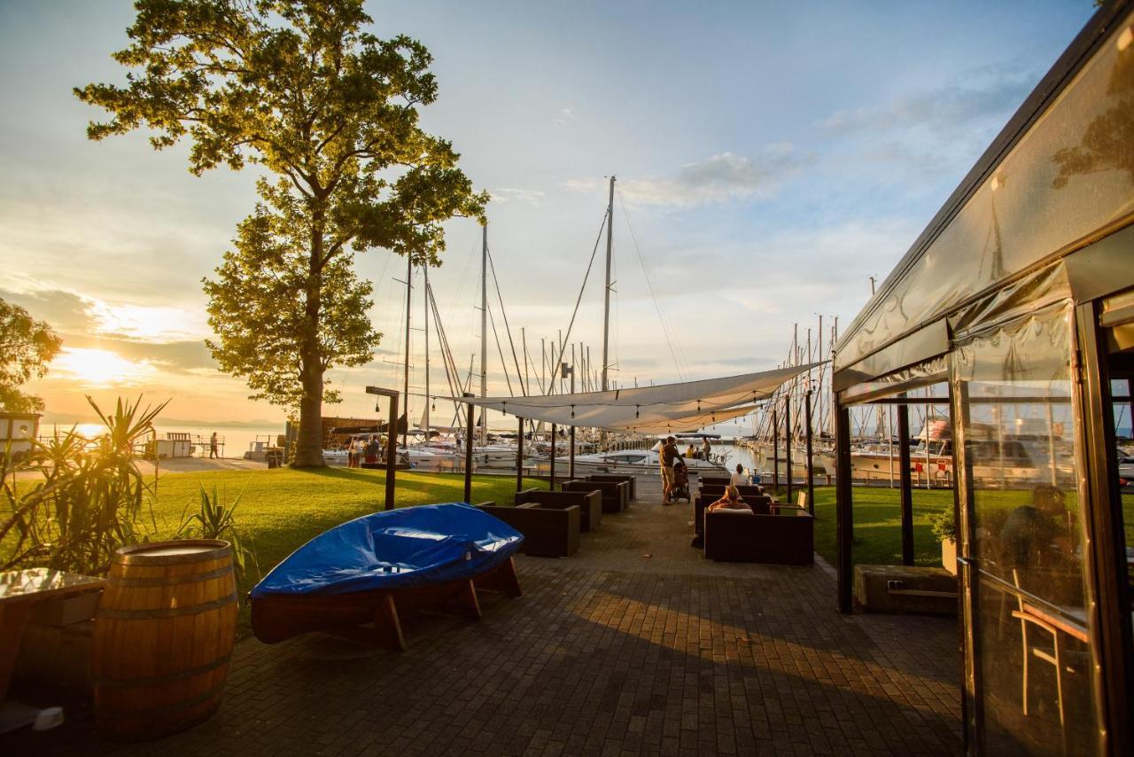 Bl Bavaria Yachtclub & Apartments Balatonlelle Ngoại thất bức ảnh