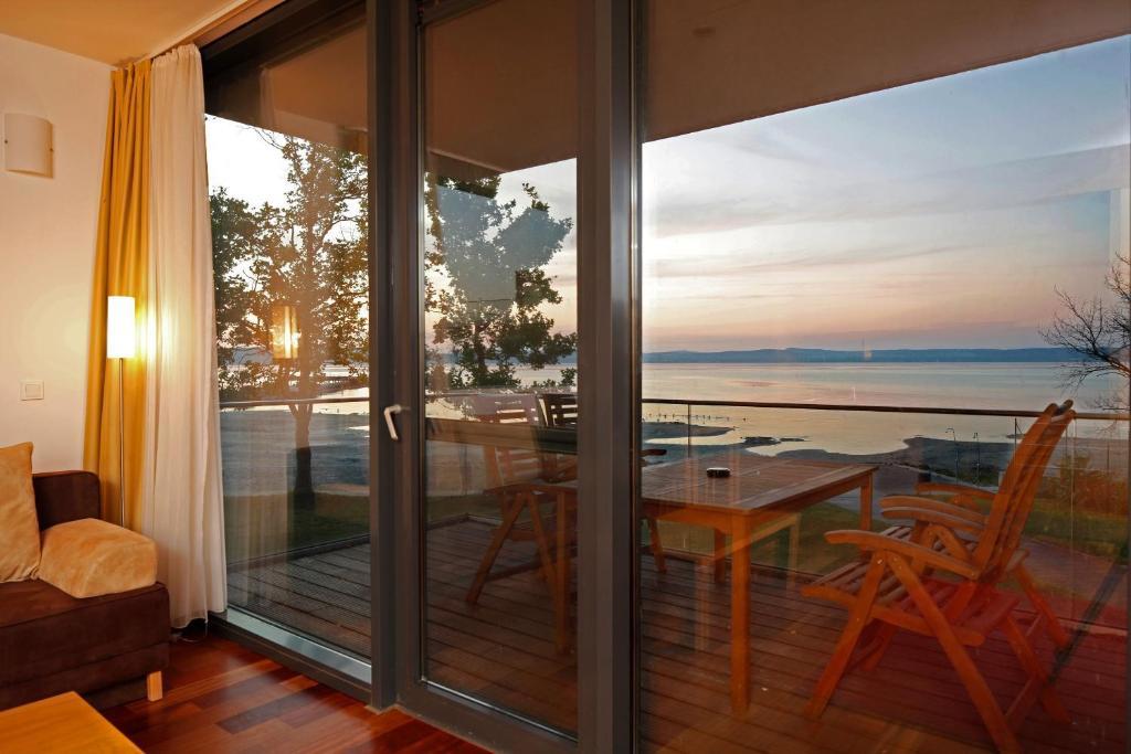Bl Bavaria Yachtclub & Apartments Balatonlelle Phòng bức ảnh