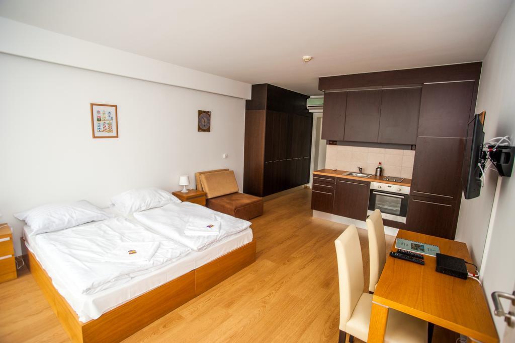 Bl Bavaria Yachtclub & Apartments Balatonlelle Phòng bức ảnh