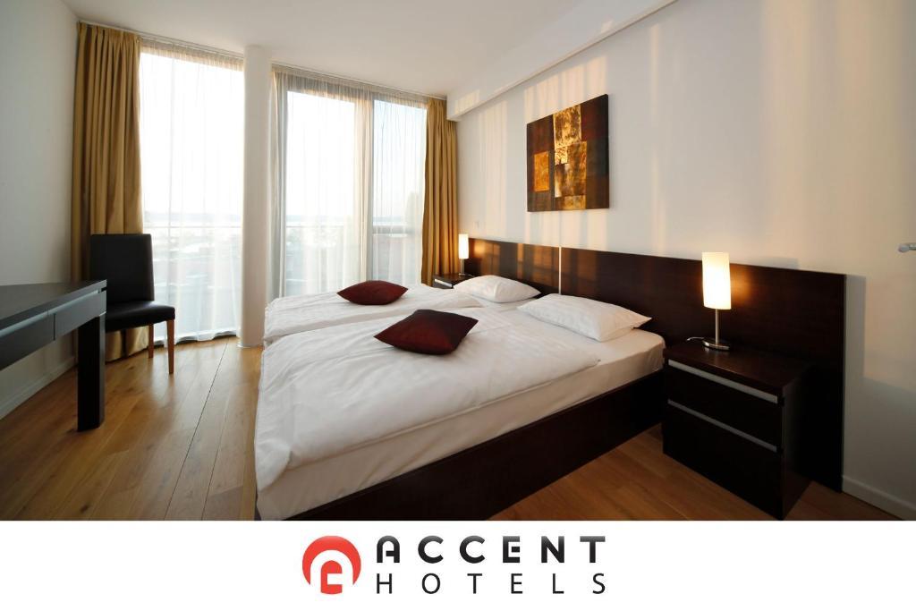 Bl Bavaria Yachtclub & Apartments Balatonlelle Ngoại thất bức ảnh