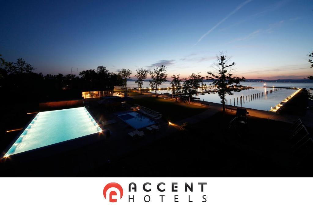 Bl Bavaria Yachtclub & Apartments Balatonlelle Ngoại thất bức ảnh