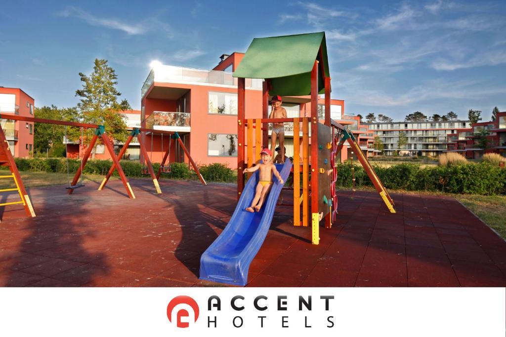 Bl Bavaria Yachtclub & Apartments Balatonlelle Ngoại thất bức ảnh