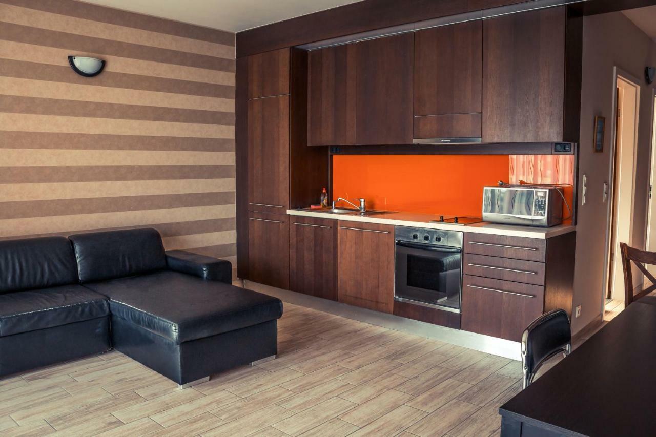 Bl Bavaria Yachtclub & Apartments Balatonlelle Ngoại thất bức ảnh