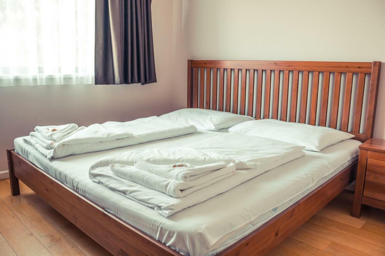 Bl Bavaria Yachtclub & Apartments Balatonlelle Ngoại thất bức ảnh