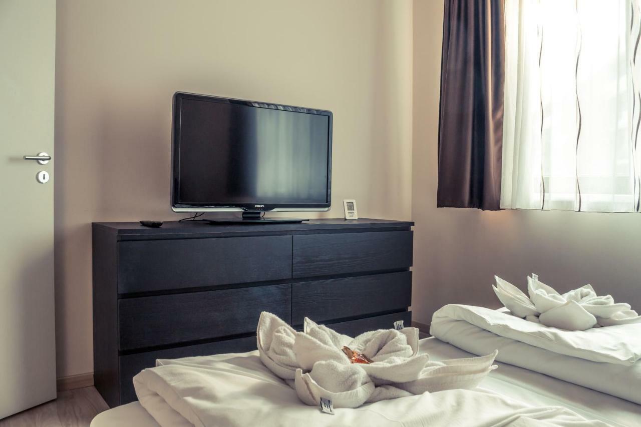 Bl Bavaria Yachtclub & Apartments Balatonlelle Ngoại thất bức ảnh